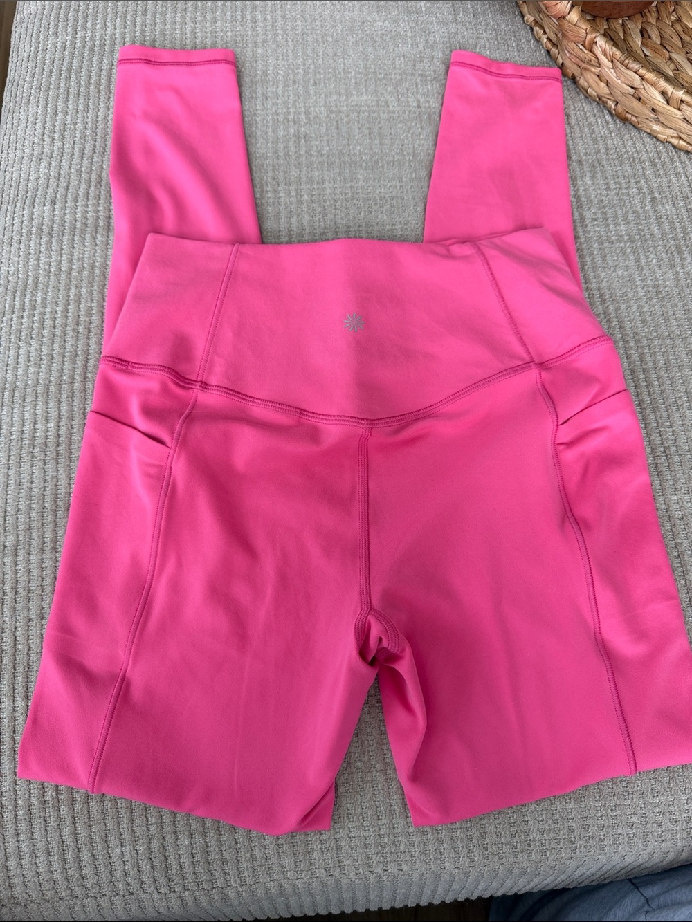 New Athleta long salutation leggings